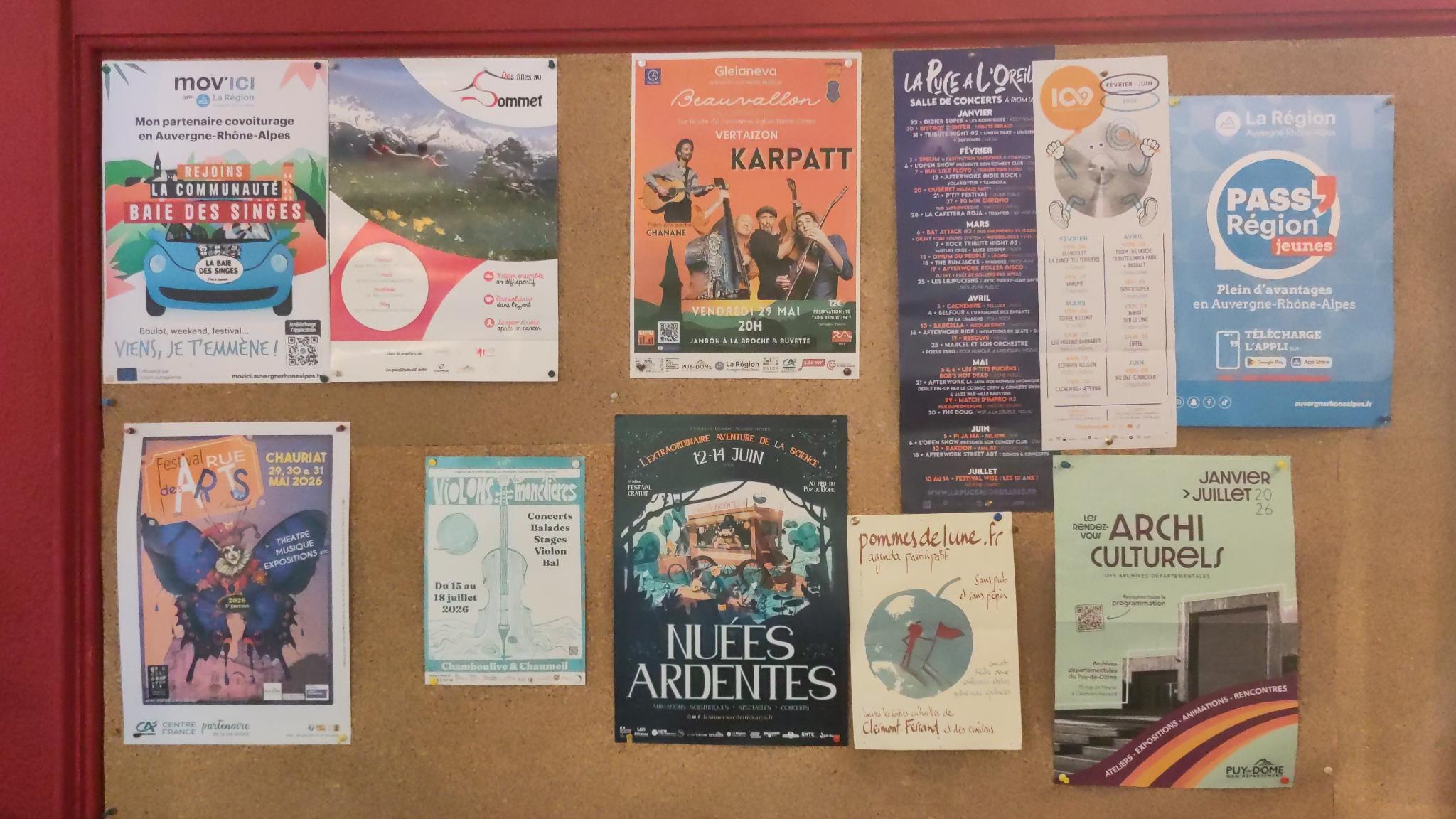 une affiche de PDL parmi les autres